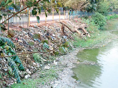 Ulsoor lake in Bengaluru turns into garbage bin