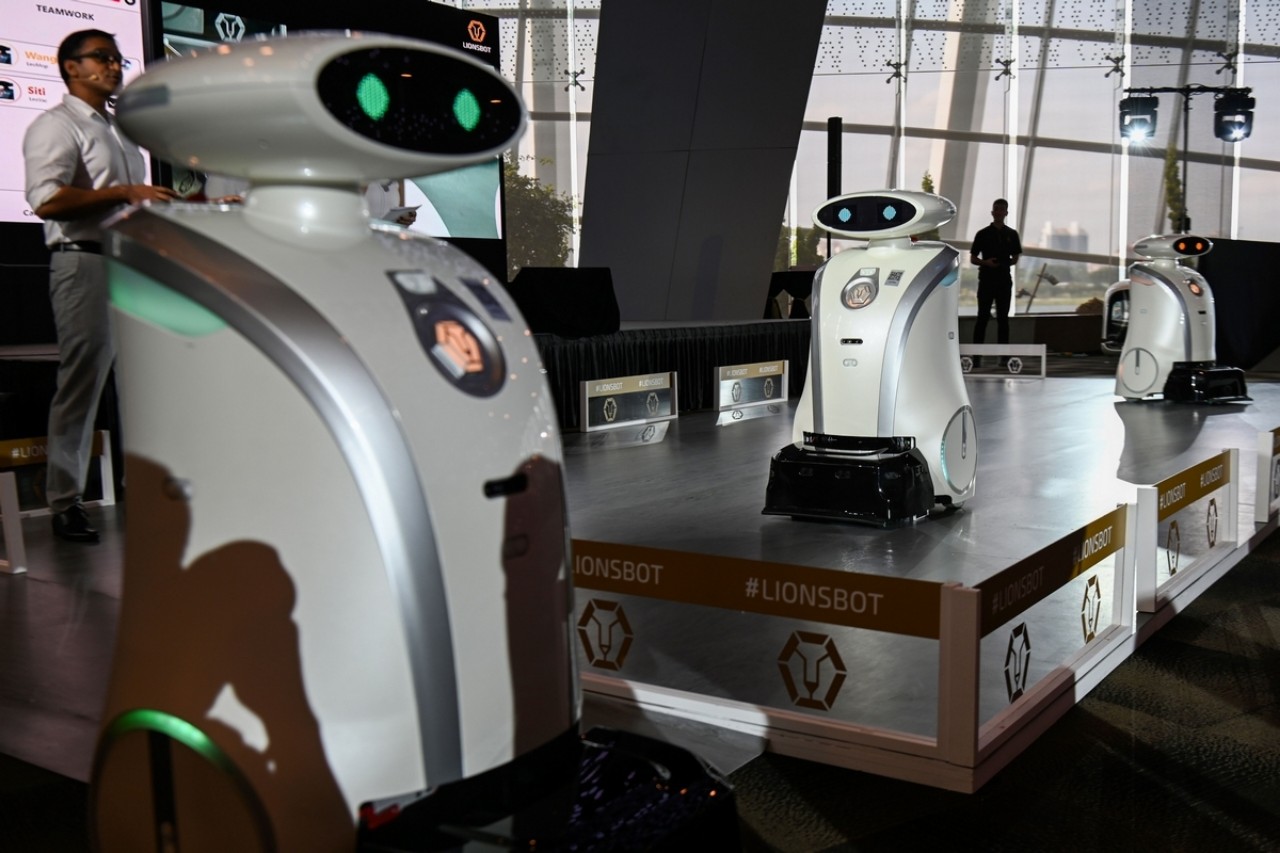 Multi-lingual robots to clean Singapore