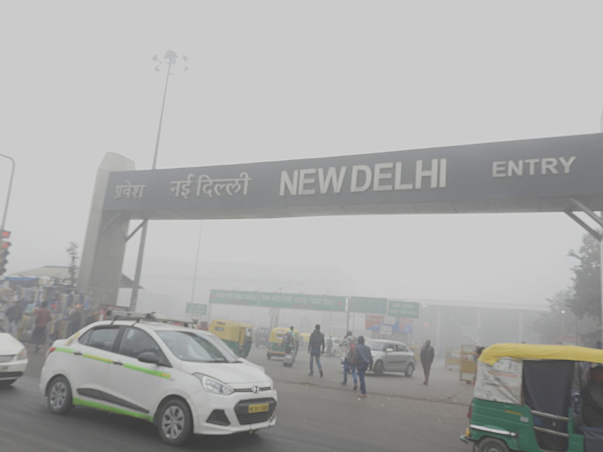 Grey blanket of poison covers Delhi