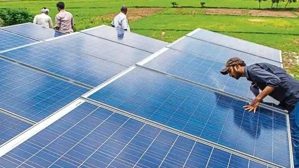 ReNew Power will invest ₹2000 crore in manufacturing solar cells in India