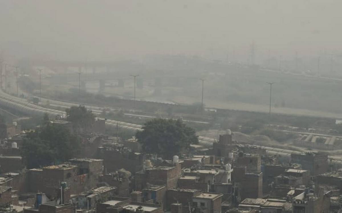 Delhi AQI reeling with high air pollution, highest of season