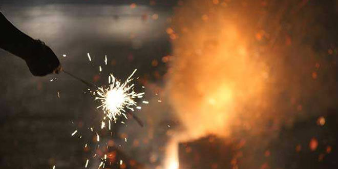 Delhi bans sale and use of firecrackers to combat poor AQI