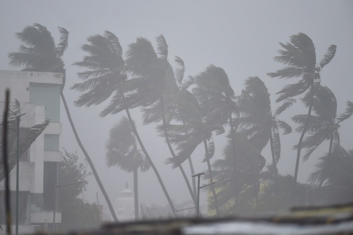 Nivar cyclone closing in on Tamil Nadu and Puducherry
