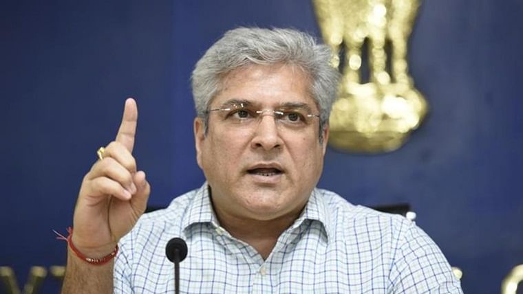 All the transport services will go online by Apri: Gahlot