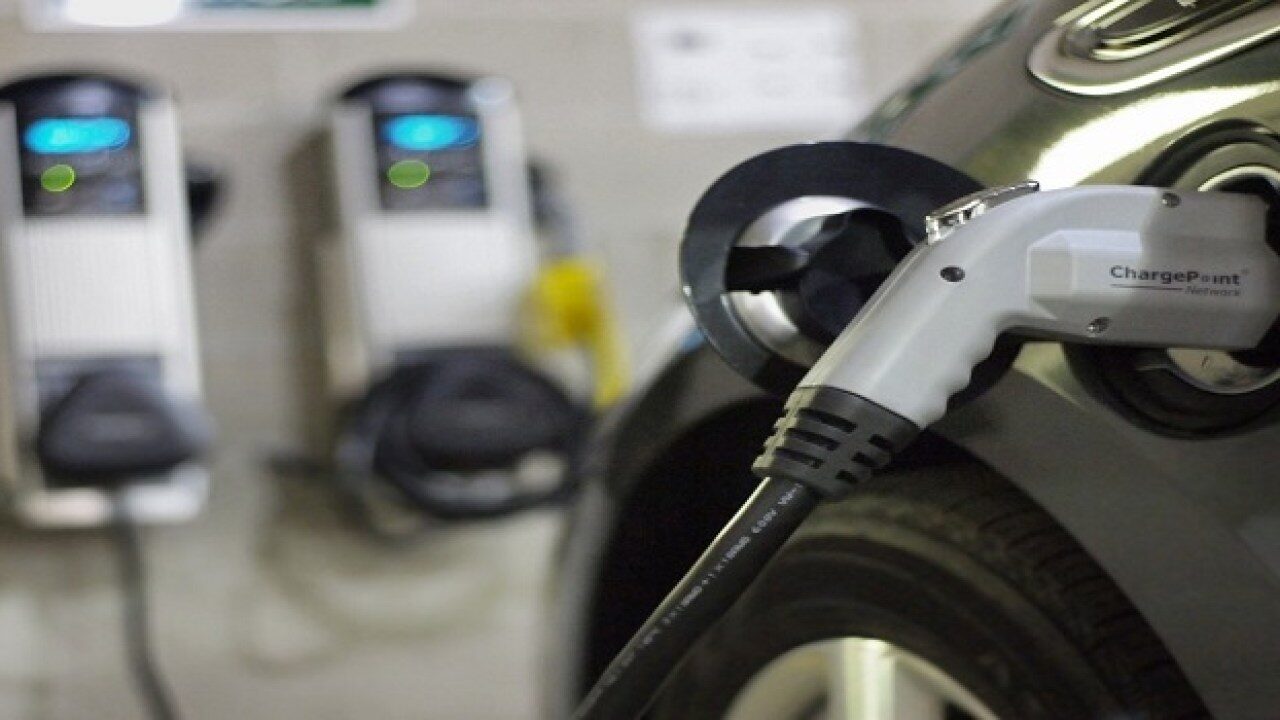 Gujarat announces EV policy, predicts 1.1 lakh EVs on road by 2023