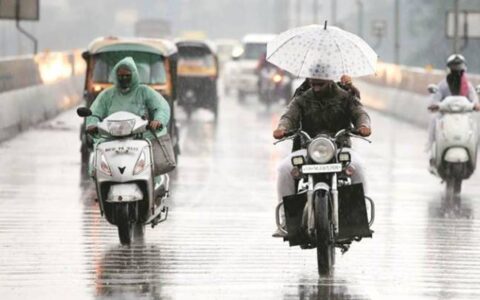 Infra development agencies come up with monsoon helpline numbers in Mumbai