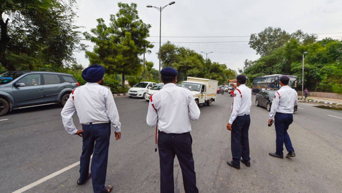 UP govt issues challans, removes encroachment during road safety drive