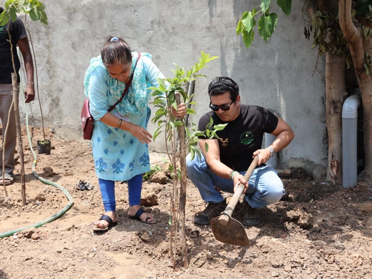 Greenman Viral Desai, GPCB signs MoU to protect environment