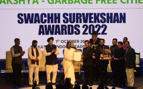 President felicitates winners of Swachh Survekshan 2022