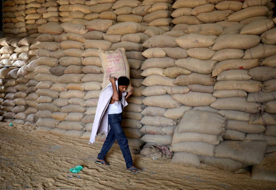 India to reduce spending on food and fertilizer subsidies by $17 billion