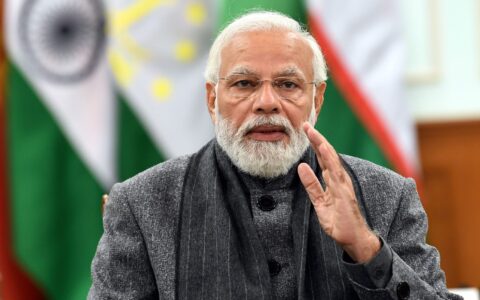 KOLKATA, West Bengal: Prime Minister of India, Narendra Modi flagged off the Vande Bharat Express from Howrah to New Jalpaiguri virtually. In the virtual address, he said that railway stations are being developed on the lines of airports.