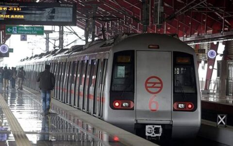 NEW DELHI: The Cabinet Committee on Economic Affairs (CCEA) has approved a proposal for the extension of Metro connectivity from HUDA City Centre to Cyber City in Gurugram, a stretch of 28.5 km with 27 new stations to be built in the next four years. A government statement mentioned that the main corridor would be 26.65 km in length with 26 stations and an extension would be from Basai Village to Dwarka Expressway-a 1.85 km stretch with one station. “As of date, there is no metro line in Old Gurugram. The main feature of this line is to connect New Gurugram with Old Gurugram. This network will connect with the Indian Railway station. In the next phase, it will provide connectivity to IGI Airport. This will also provide overall economic development in the area,” the statement read. Piyush Goyal, Minister of Commerce and Industry, Government of India, announced the decision at a press briefing and said that the project was an equal partnership between the Union and Haryana governments. He said around Rs. 2,700 crore of the total project cost will come from loans from international agencies. In the statement, the government said the center’s share would be Rs 869.19 crore, the Government of Haryana would contribution would be Rs 1,432.49 crore, and the local body, HUDA, would provide Rs 300 crore. “Loans would account for Rs.2, 699.57 crore, while public-private partnership schemes for constructing the lifts and escalators would give Rs.135.47 crore,” the statement read.