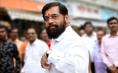 CM Shinde approves cloud seeding to tackle dust pollution MUMBAI, Maharashtra: The Chief Minister of Maharashtra, Eknath Shinde, has approved the Brihanmumbai Municipal Corporation (BMC)'s plan to conduct cloud seeding in Mumbai to combat dust pollution. He has also mentioned a Dubai-based company that specializes in cloud seeding to help with this initiative. Shinde has noted that while workers are properly cleaning the roads, road washing can only clean the dust from the road surface. Therefore, the BMC will soon rent 1000 tankers to wash the city roads and tackle dust particles in the air. The Chief Minister has emphasized the need to increase the green cover in the city by planting more trees. He has instructed officials to increase the number of trees in the city. While addressing BMC workers, Shinde has asked them to start cleanliness drives from small pockets. He has asked them to clean toilets four to five times a day, clean roads and footpaths, and use extra manpower to clean small pockets in the city.
