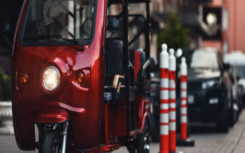 NEW DELHI: The Ministry of Heavy Industries, Government of India, announced a new scheme to promote e-mobility in the country. This scheme, called the E-Mobility Promotion Scheme 2024 (EMPS 2024), will start in April 2024 and will last for four months. It's specifically for 2-wheelers and 3-wheelers. While announcing the scheme, Mahendra Nath Pandey, Minister of Heavy Industries, Government of India, mentioned that this initiative is worth Rs 500 crore and that the Modi government is committed to promoting e-mobility in the country. He further added that the scheme will be for four months and financial support of up to Rs 10,000 per 2- 2-wheeler will be provided. The aim is to provide support for about 3.3 lakh 2-wheelers. Small three-wheelers (e-rickshaws and e-carts) will receive financial support of up to Rs 25,000, benefitting more than 41,000 such vehicles. For large three-wheelers, financial support will be up to Rs 50,000 on purchase.
