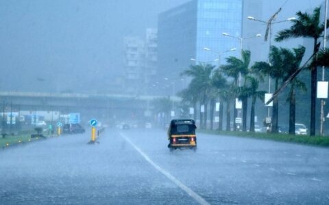 Mumbai on Red Alert: Heavy Rainfall Hits Maharashtra