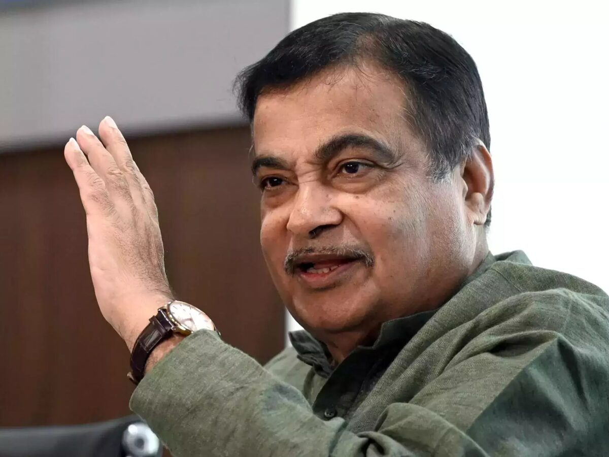 Gadkari offers Rs two lakh cr for Karnataka Road Projects