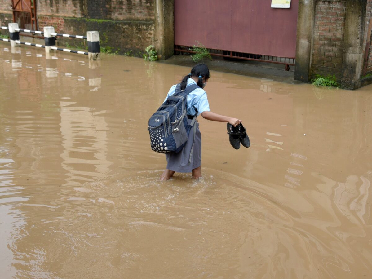 Heavy rainfall causes severe waterlogging in Guwahati DISPUR, Assam: Assam's capital experienced heavy rainfall, which resulted in waterlogging in multiple areas, causing inconvenience to commuters and school students.