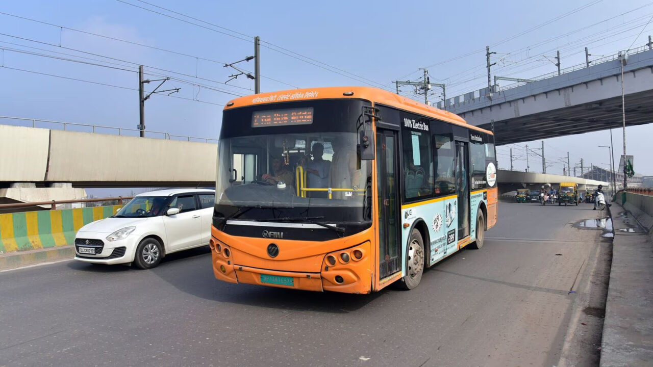 UPSRTC approves ₹200 crore to launch 120 e-buses for NCR