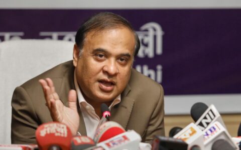 Assam CM unveils plan for flood mitigation in Guwahati DISPUR, Assam: Assam Chief Minister Himanta Biswa Sarma announced that a collaborative team of experts from the Netherlands, along with specialists from the Indian Institute of Technology (IIT) Guwahati and IIT Roorkee, will develop a plan to address Guwahati's persistent flooding issues. The joint team is set to design and implement a strategy within the next three years, aiming to redirect water from Meghalaya to Silshaku Beel and Dipor Beel. Chief Minister Sarma expressed confidence that this strategic intervention will significantly enhance flood mitigation efforts, strengthen Guwahati's infrastructure resilience, and protect communities from the adverse effects of flooding.