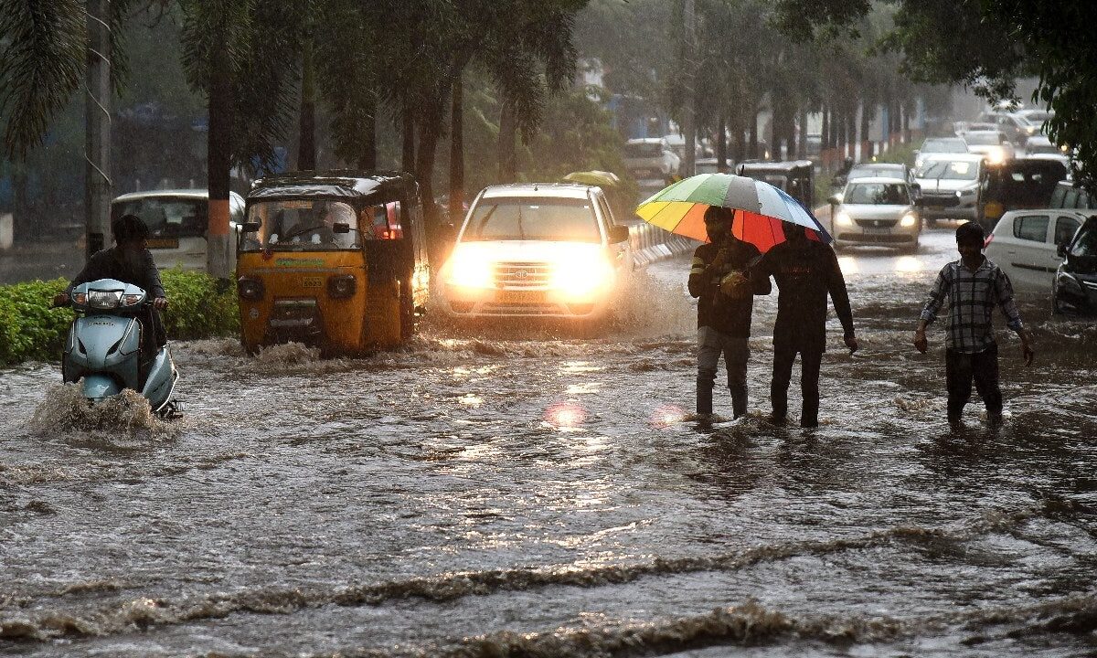 Incessant rains cause havoc in Andhra Pradesh HYDERABAD, Andhra Pradesh: The state has been battered by incessant rains and severe flooding, leading to widespread devastation and raising the death toll to 21 as of September 3, 2024.