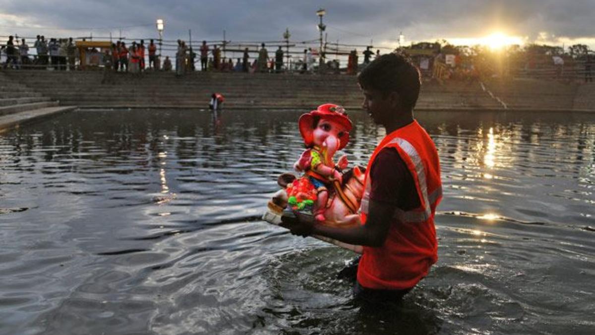 DPCC bans idol immersion in water bodies in Delhi