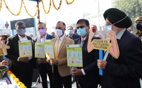 Reusable masks in exchange for plastic waste by NDMC