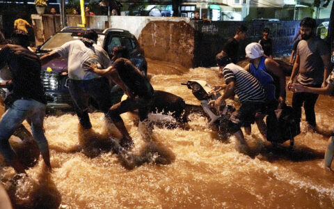 Heavy rain brings Delhi to screeching halt as roads becomes rivers