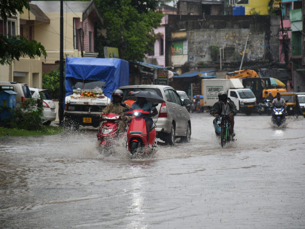 Civic bodies to set up RRTs for urban floods in Odisha BHUBANESWAR, Odisha: In response to the several cities experiencing waterlogging in Odisha, the state government has urged all Urban Local Bodies (ULBs) to establish Rapid Response Teams (RRTs) to address urban flooding swiftly.